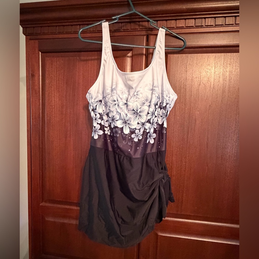 Floral Print Black One Piece Swimdress - Picture 3 of 8